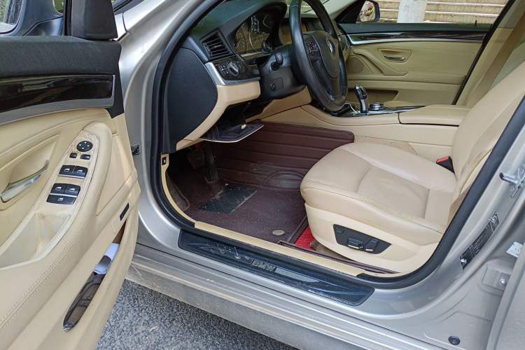 Used BMW 5 Series 2013 525Li Leading Model Driver Seat