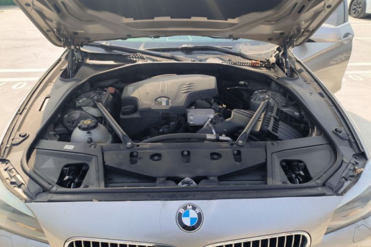 Used BMW 5 Series 2013 525Li Luxury Model Engine Bay