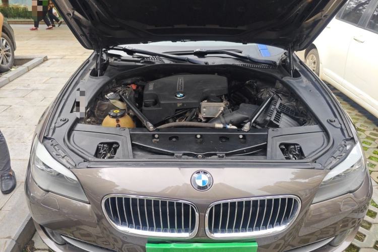 Used BMW 5 Series 2013 525Li Leading Model Engine Bay