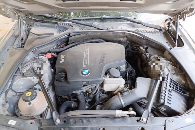 Used BMW 5 Series 2013 525Li Leading Model Engine Bay