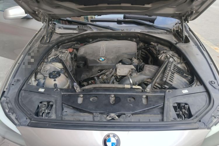 Used BMW 5 Series 2013 525Li Luxury Model Engine Bay