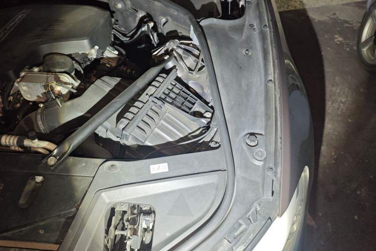 Used BMW 5 Series 2013 520Li Elegant Edition Engine Bay Left