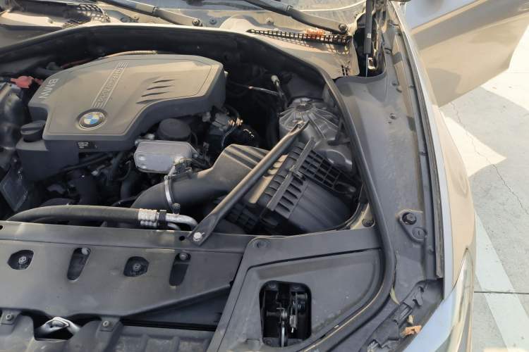Used BMW 5 Series 2013 525Li Luxury Model Engine Bay Left