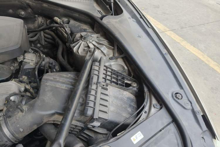 Used BMW 5 Series 2013 525Li Luxury Model Engine Bay Left