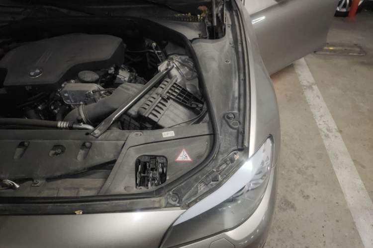 Used BMW 5 Series 2013 520Li Elegant Edition Engine Bay Left