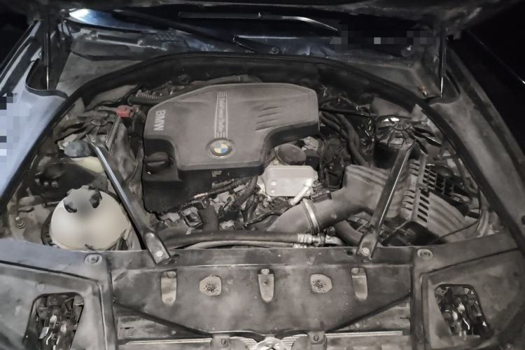 Used BMW 5 Series 2013 525Li Luxury Model Engine Bay