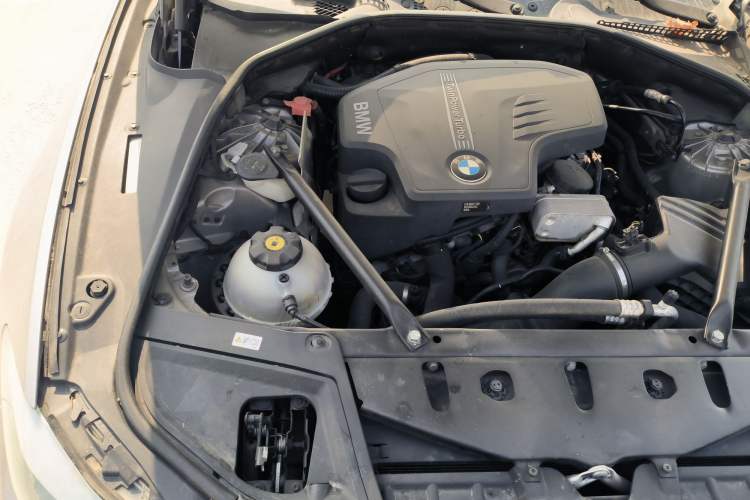 Used BMW 5 Series 2013 525Li Luxury Model Engine Bay Right