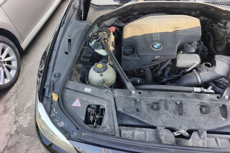 Used BMW 5 Series 2013 520Li Elegant Edition Engine Bay Right