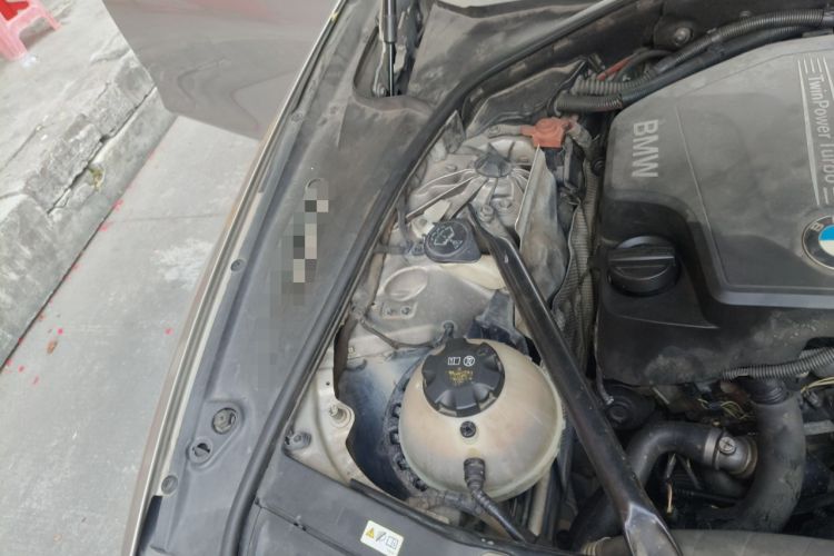 Used BMW 5 Series 2013 525Li Luxury Model Engine Bay Right