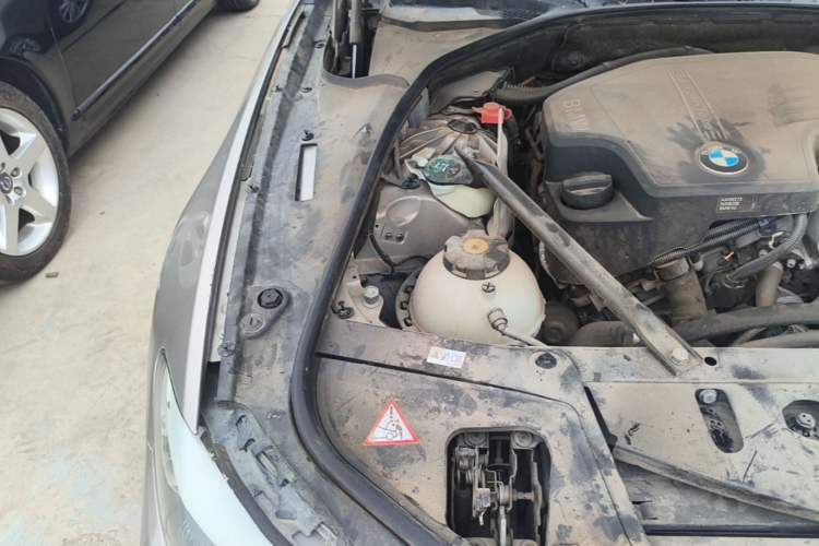 Used BMW 5 Series 2013 520Li Elegant Edition Engine Bay Right