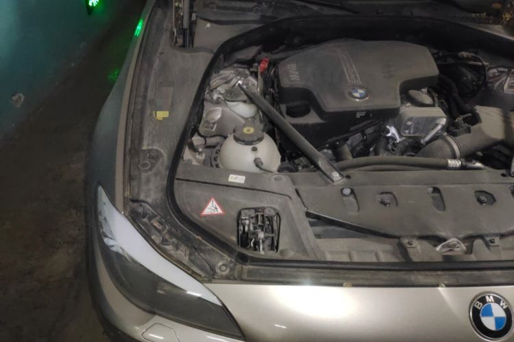 Used BMW 5 Series 2013 520Li Elegant Edition Engine Bay Right