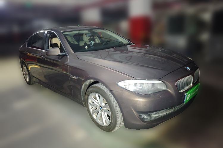 Used BMW 5 Series 2013 520Li Elegant Edition Front Right 45 Deg