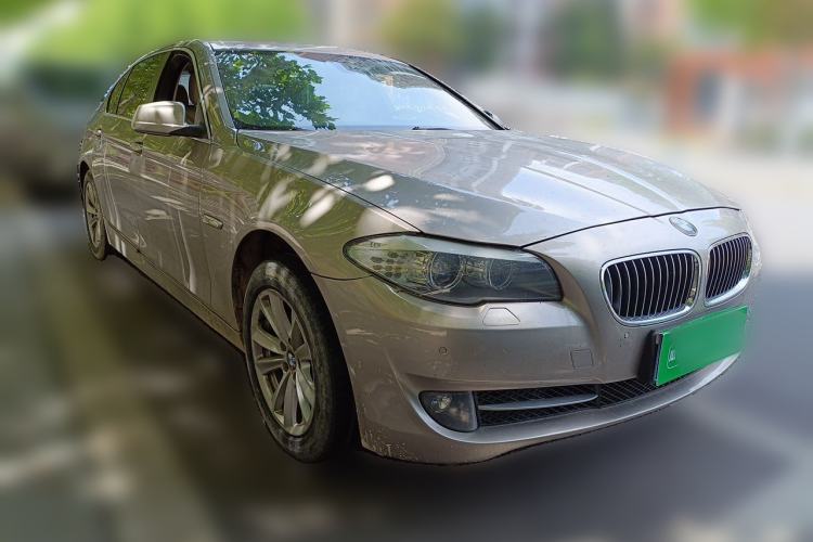 Used BMW 5 Series 2013 525Li Leading Model Front Right 45 Deg