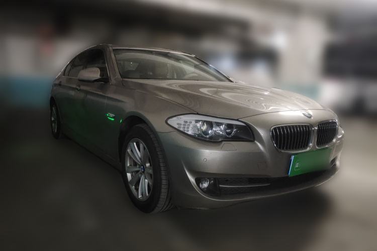 Used BMW 5 Series 2013 520Li Elegant Edition Front Right 45 Deg