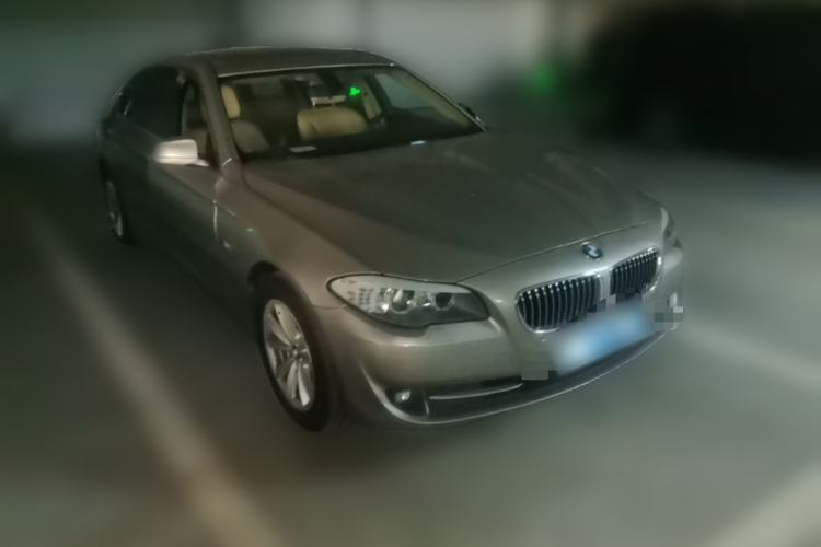 Used BMW 5 Series 2013 525Li Luxury Model Front Right 45 Deg