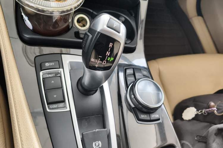 Used BMW 5 Series 2013 525Li Luxury Model Gear Lever