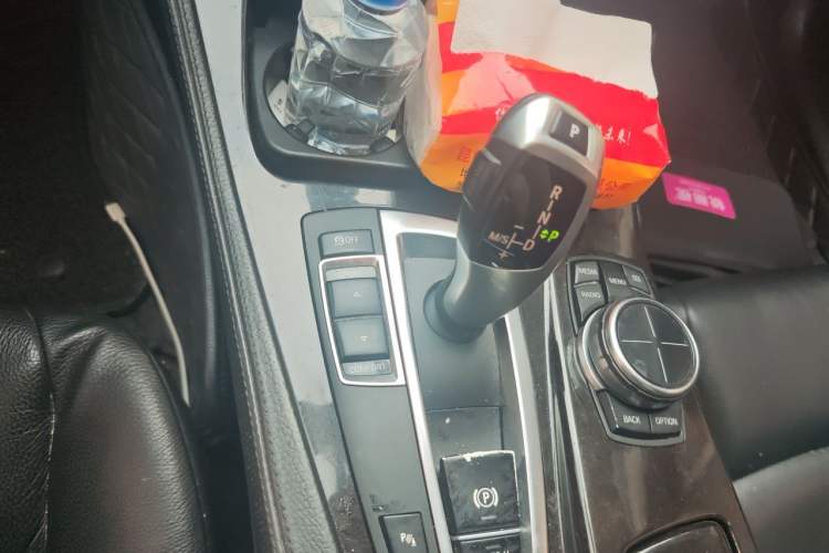 Used BMW 5 Series 2013 525Li Luxury Model Gear Lever