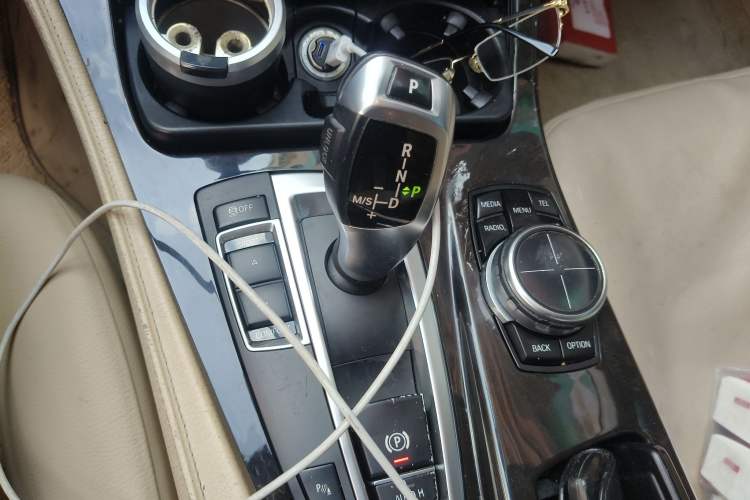 Used BMW 5 Series 2013 525Li Luxury Model Gear Lever