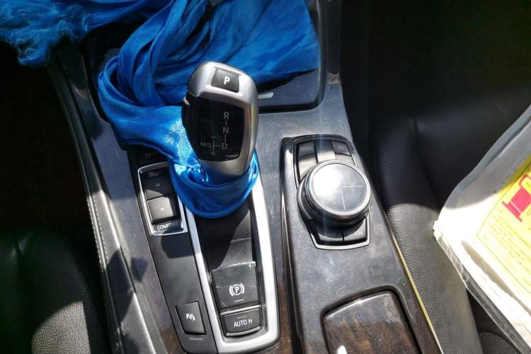 Used BMW 5 Series 2013 525Li Luxury Model Gear Lever