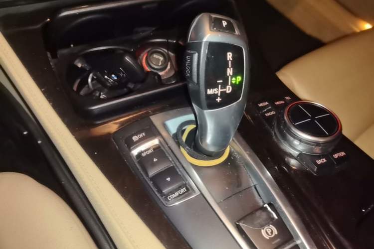 Used BMW 5 Series 2013 525Li Luxury Model Gear Lever