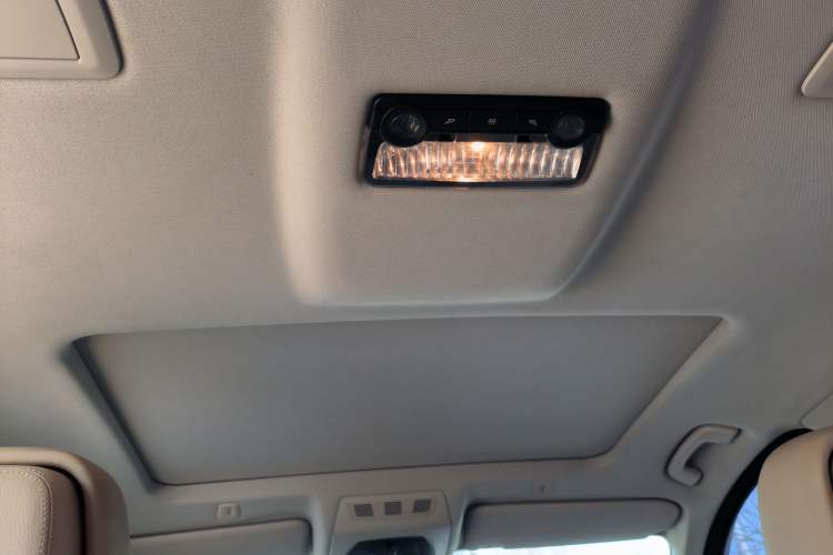 Used BMW 5 Series 2013 525Li Luxury Model Headliner