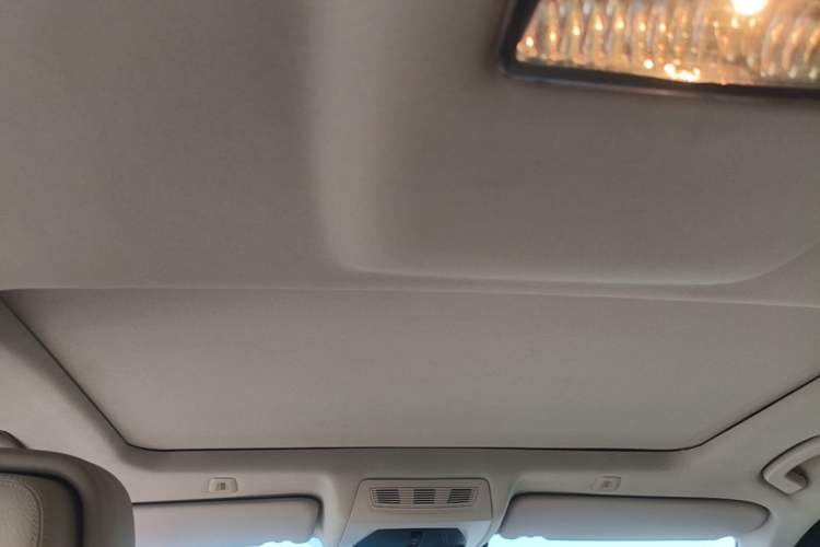 Used BMW 5 Series 2013 520Li Elegant Edition Headliner