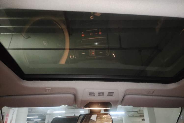 Used BMW 5 Series 2013 520Li Elegant Edition Headliner