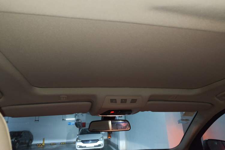 Used BMW 5 Series 2013 525Li Luxury Model Headliner