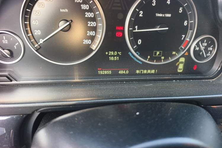Used BMW 5 Series 2013 520Li Elegant Edition Odometer Close Up