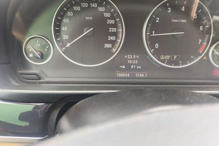 Used BMW 5 Series 2013 520Li Elegant Edition Odometer Close Up