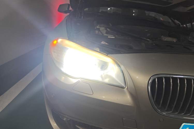 Used BMW 5 Series 2013 525Li Luxury Model Right Front Headlight