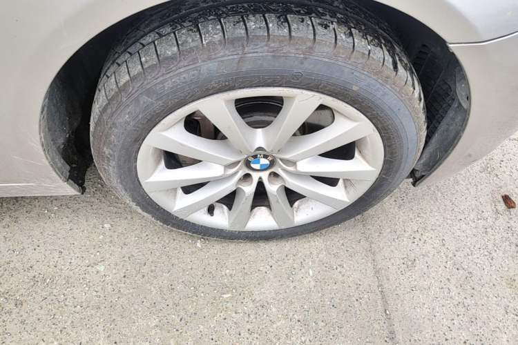 Used BMW 5 Series 2013 530Li Leading Model Right Front Wheel Hub