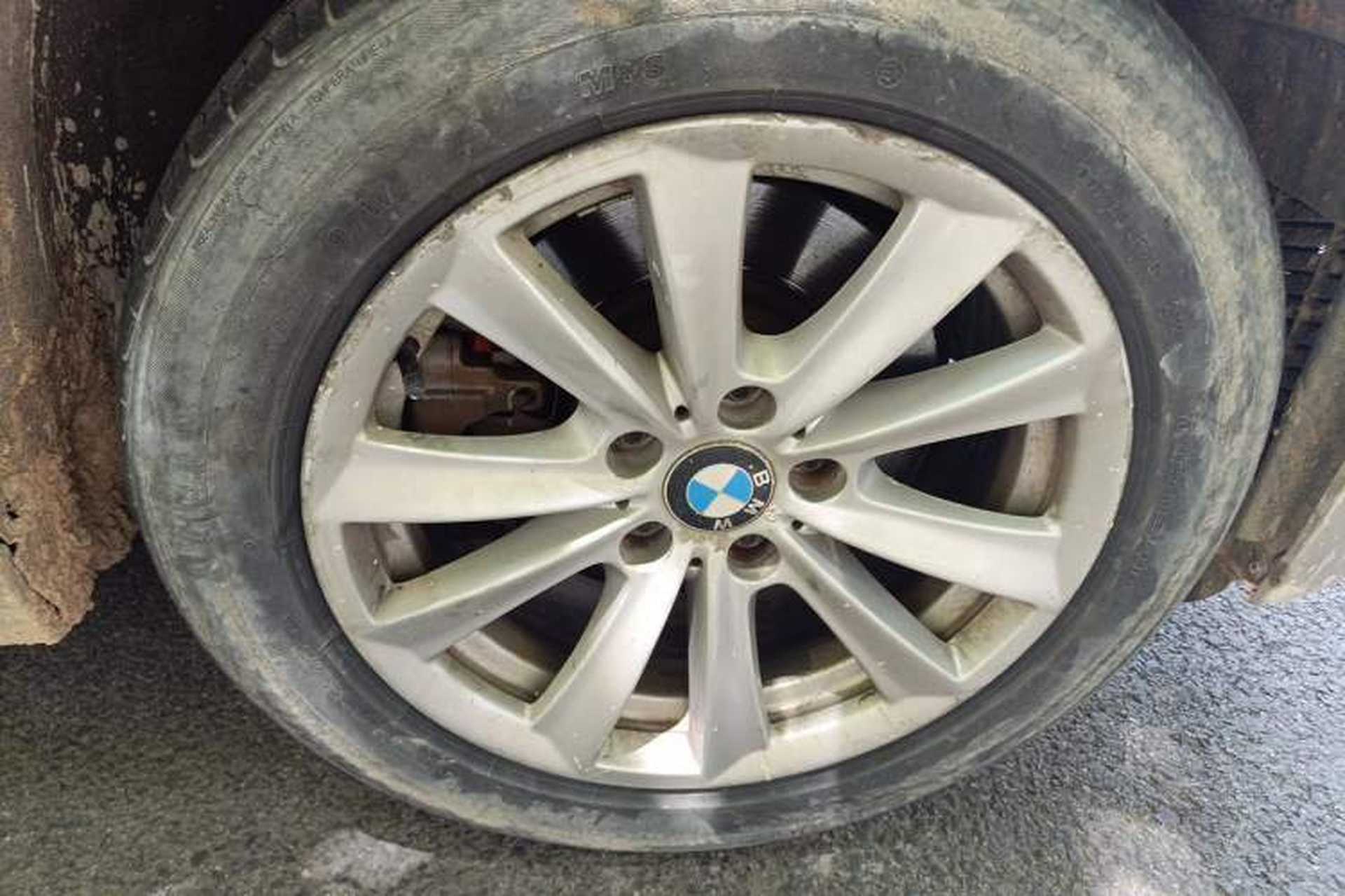 Used BMW 5 Series 2013 525Li Leading Model Right Front Wheel Hub