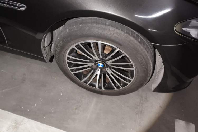 Used BMW 5 Series 2013 525Li Luxury Model Right Front Wheel Hub