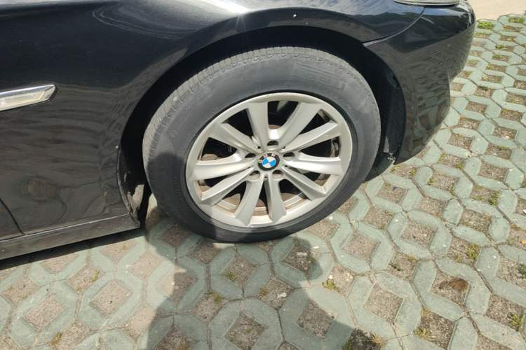 Used BMW 5 Series 2013 525Li Leading Model Right Front Wheel Hub