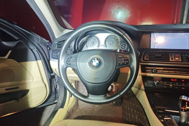 Used BMW 5 Series 2013 520Li Elegant Edition Steering Wheel