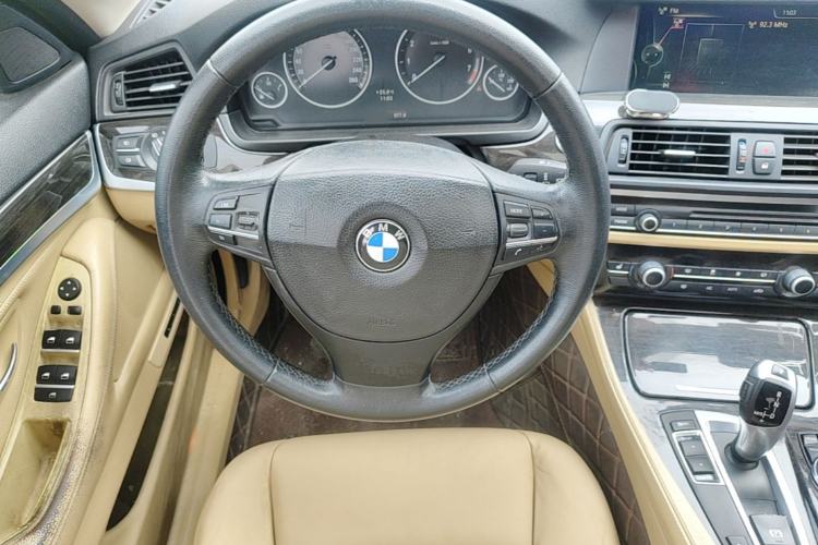 Used BMW 5 Series 2013 530Li Leading Model Steering Wheel