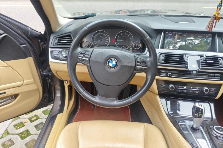 Used BMW 5 Series 2013 525Li Leading Model Steering Wheel