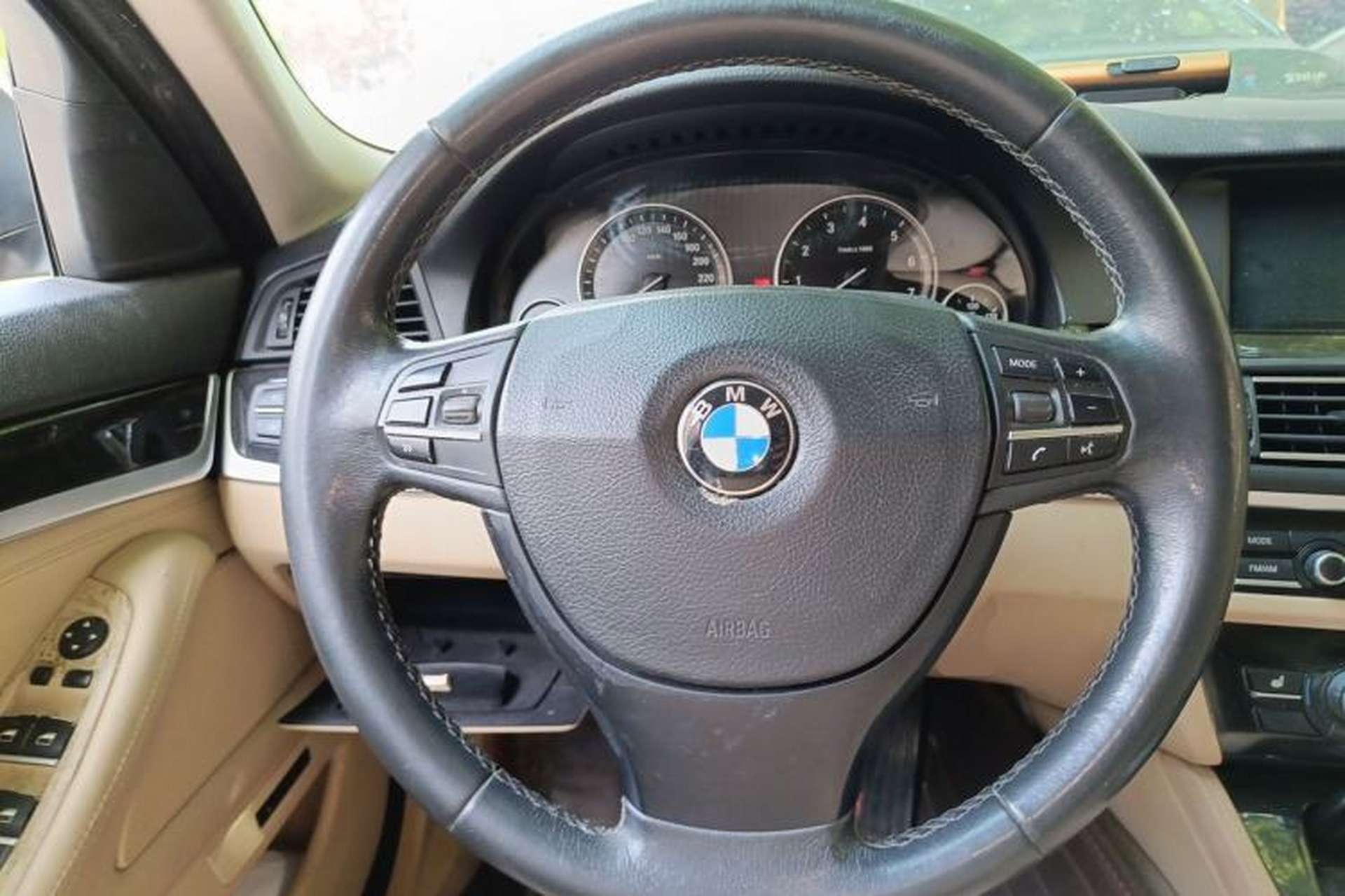 Used BMW 5 Series 2013 525Li Leading Model Steering Wheel