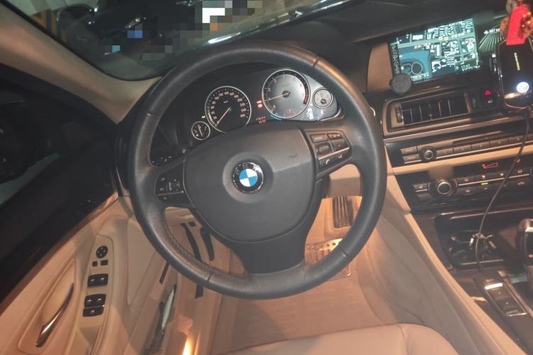 Used BMW 5 Series 2013 530Li Leading Model Steering Wheel