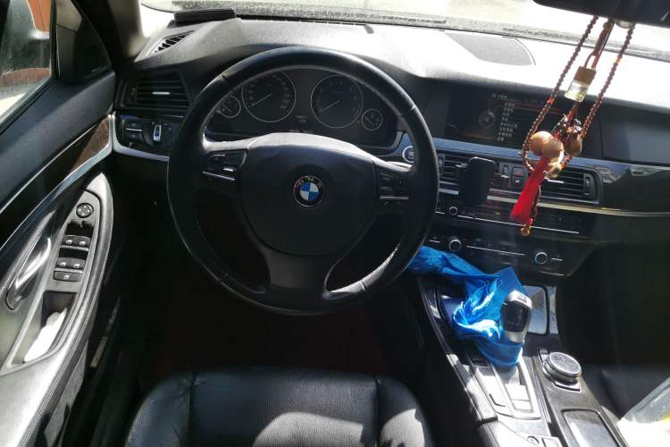 Used BMW 5 Series 2013 525Li Luxury Model Steering Wheel