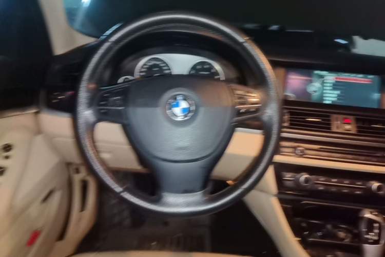 Used BMW 5 Series 2013 525Li Luxury Model Steering Wheel