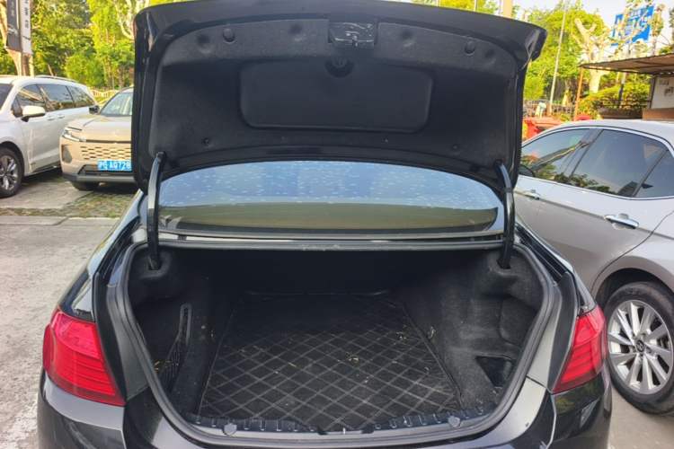 Used BMW 5 Series 2013 520Li Elegant Edition Trunk