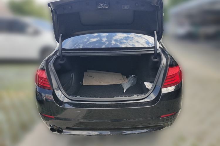 Used BMW 5 Series 2013 525Li Leading Model Trunk