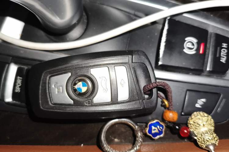 Used BMW 5 Series 2013 525Li Luxury Model Vehicle Key