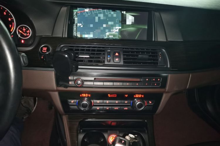 Used BMW 5 Series 2013 525Li Luxury Model Audio And AC Panel