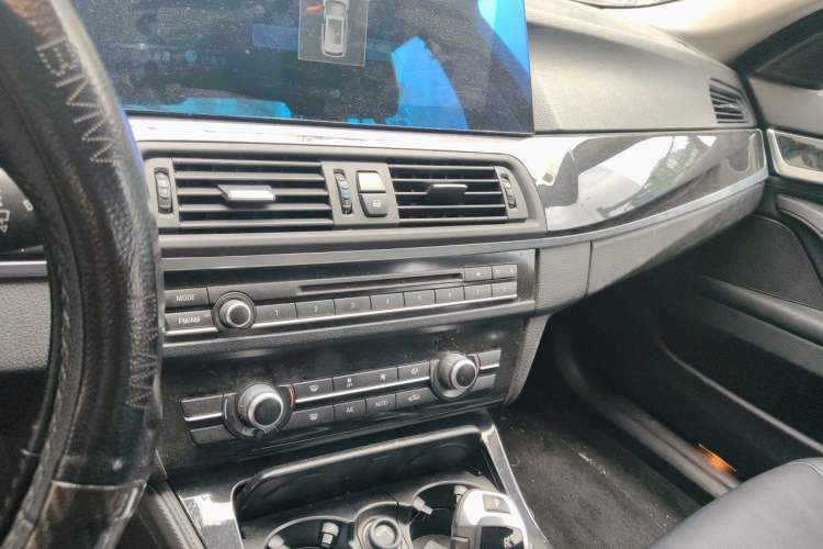 Used BMW 5 Series 2013 520i Elegant Edition Audio And AC Panel