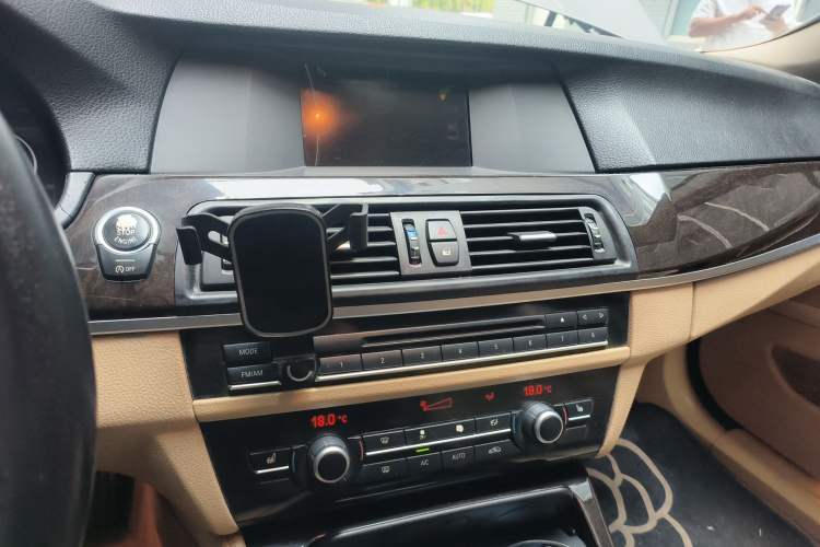 Used BMW 5 Series 2013 525Li Leading Model Audio And AC Panel