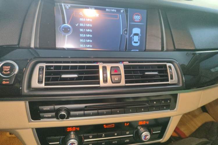 Used BMW 5 Series 2013 520Li Elegant Edition Audio And AC Panel