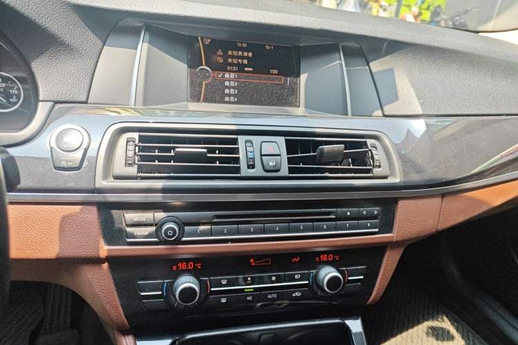 Used BMW 5 Series 2013 520i Elegant Edition Audio And AC Panel